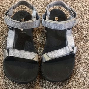 Girls Teva sandals size 3
